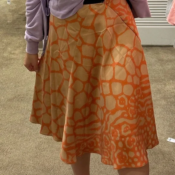 Salvatore Ferragamo Ruffle Orange Leopard Silk Midi Skirt - size 42 (M) - Picture 6 of 6